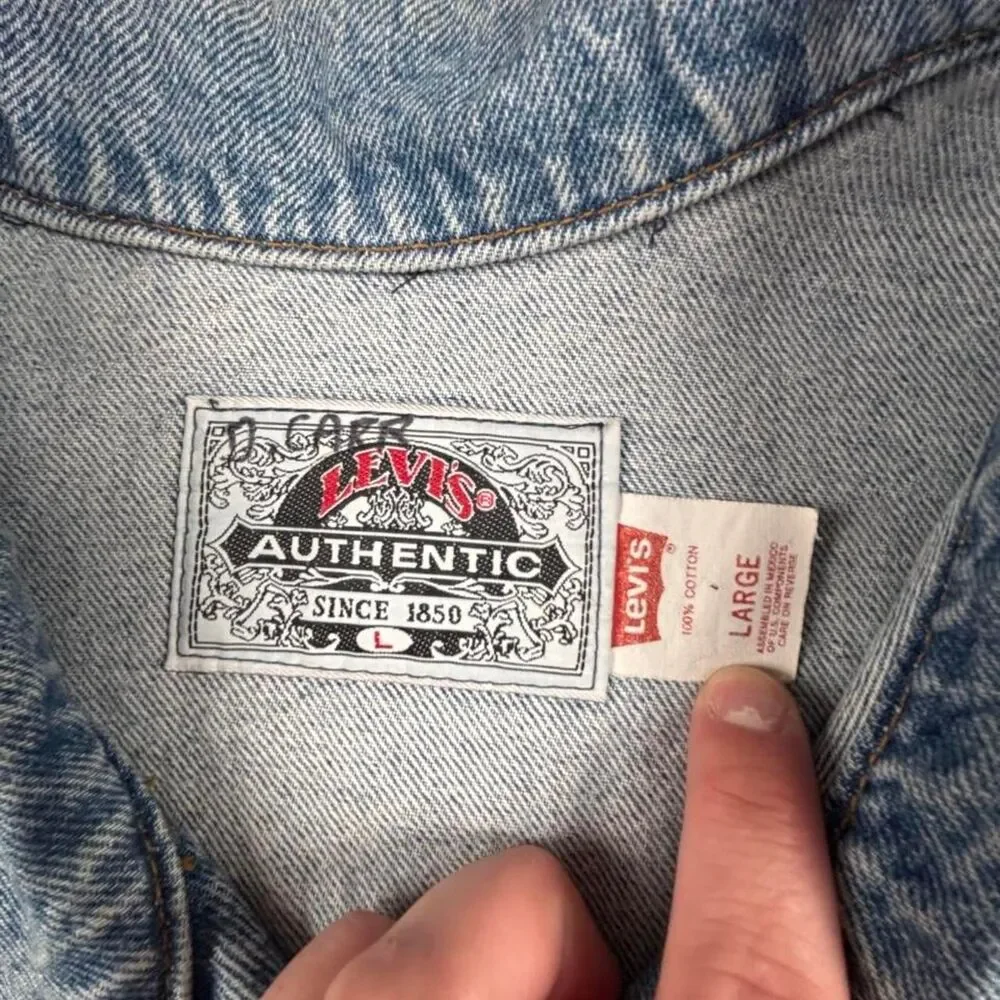 Vintage Levi’s Authentic Blue Denim Trucker Jacket Size L 100% Cotton 90s